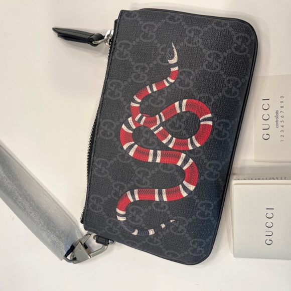 Gucci Kingsnake Print GG Supreme Canvas Pouch - Picture 2 of 6
